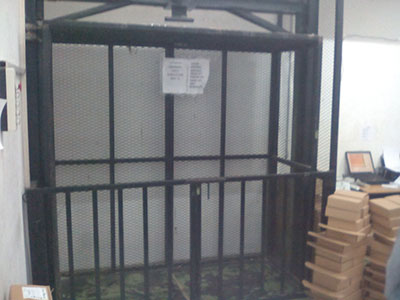 Lift Barang Cargo Standar