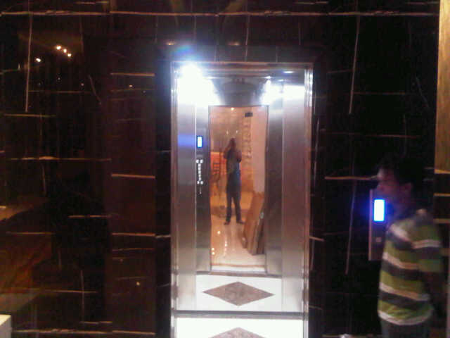 Lift Penumpang Hotel