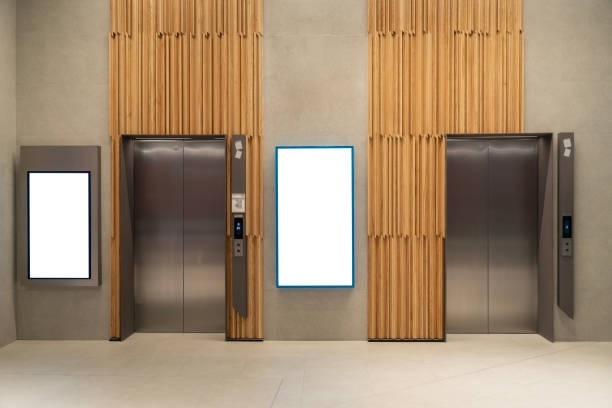 Mengalami Kendala di Dalam Lift