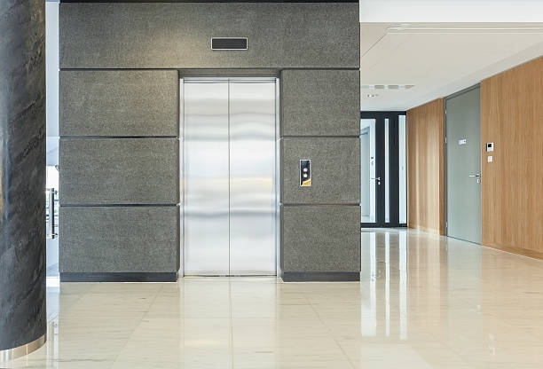 Lift Bergetar Saat Digunakan